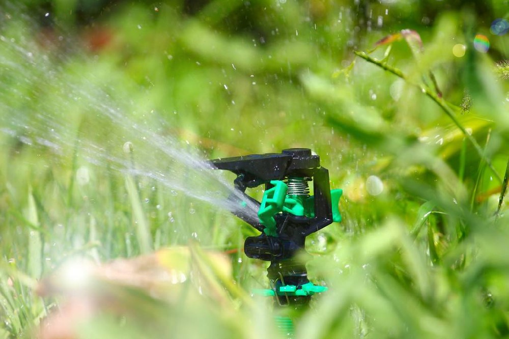 通過節(jié)水領(lǐng)域研究，為青海農(nóng)牧業(yè)生產(chǎn)提供發(fā)展動(dòng)力